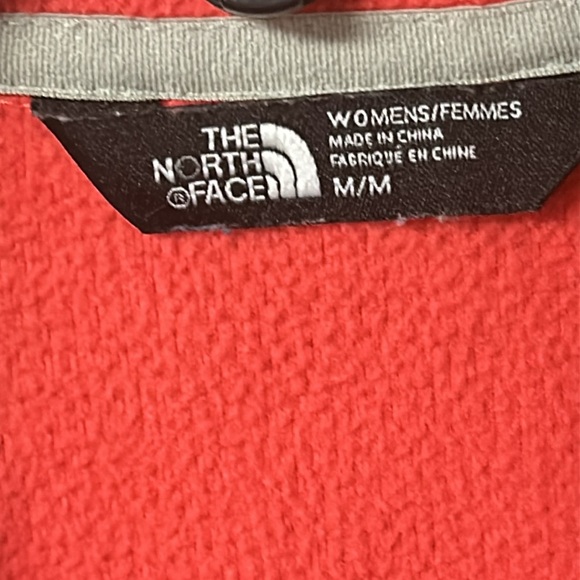 The North Face women’s fleece jacket in a medium size - Picture 6 of 13